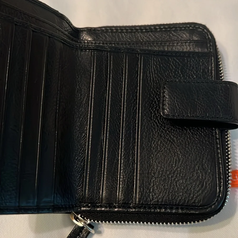 FLASH SALE🔥🔥PRISTINE💗 DIOR SPECIAL EDITION “REMOVE BEFORE FLIGHT WALLET”💗💗💗